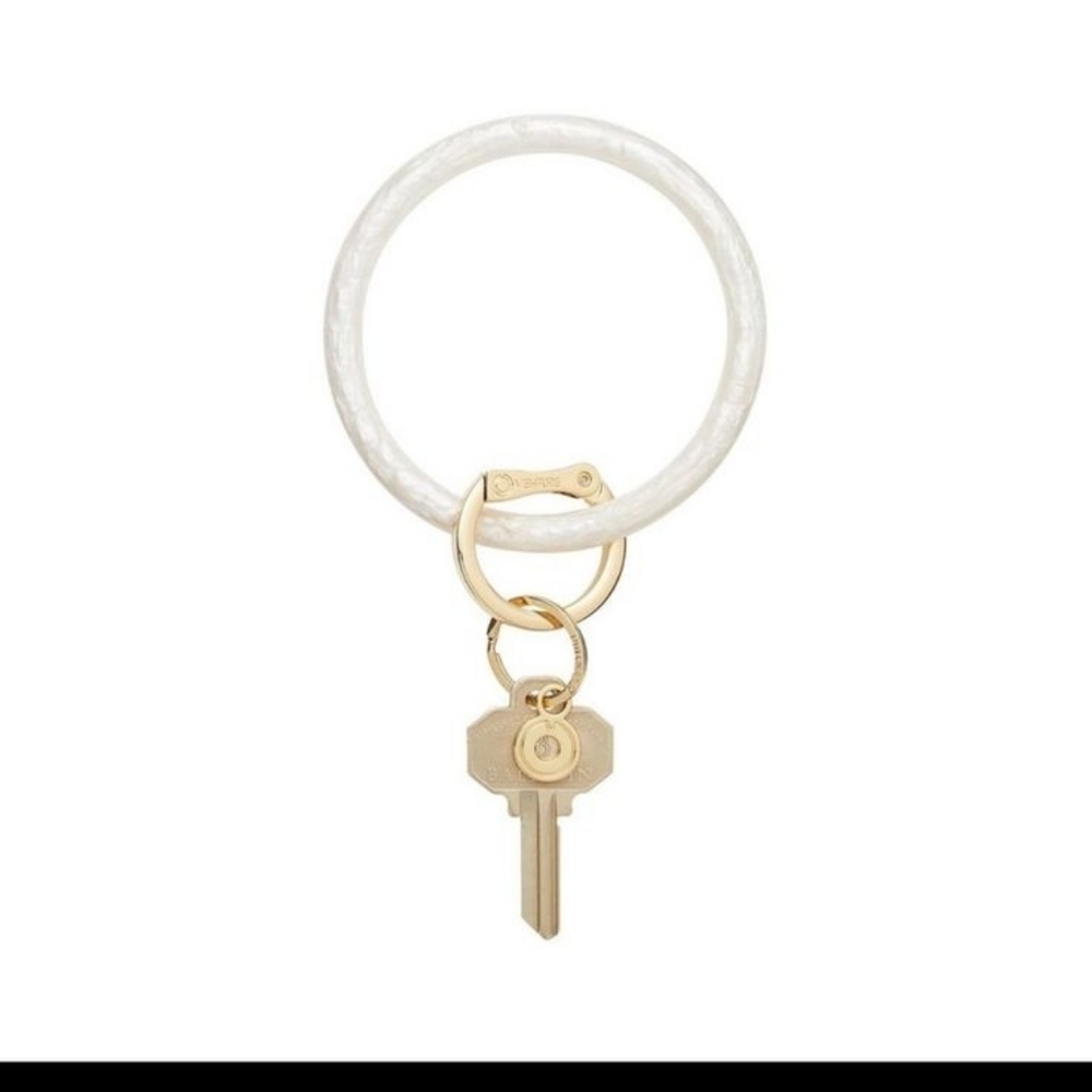 *LAST CHANCE* Overture Marrinello Resin Key Ring in Cream and Gold